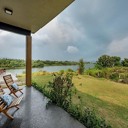 Saffronstays Rose Vineyard By The Lake, Nashik Bagian luar foto