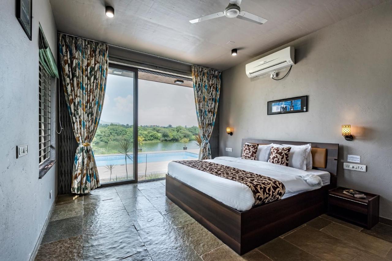 Saffronstays Rose Vineyard By The Lake, Nashik Bagian luar foto