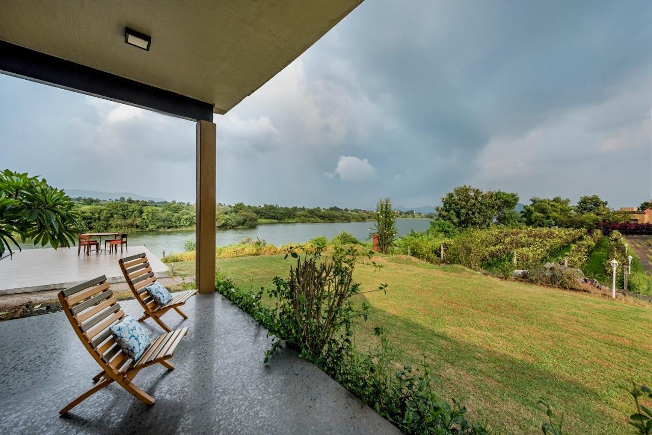 Saffronstays Rose Vineyard By The Lake, Nashik Bagian luar foto