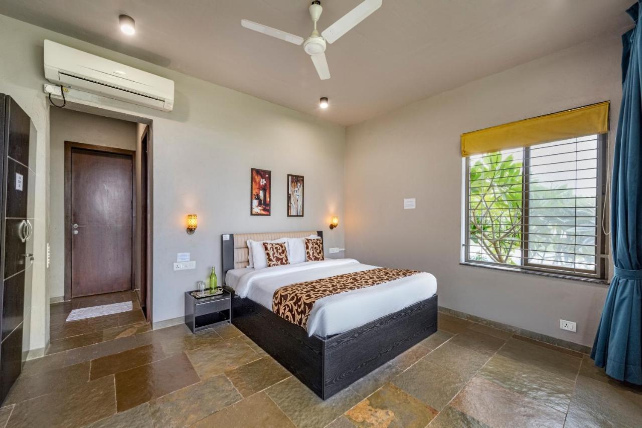 Saffronstays Rose Vineyard By The Lake, Nashik Bagian luar foto