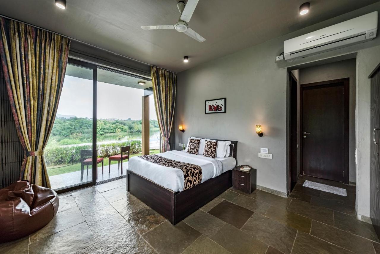 Saffronstays Rose Vineyard By The Lake, Nashik Bagian luar foto